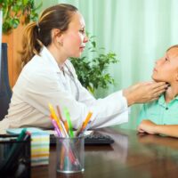 Hypothyroidism vs. hyperthyroidism – Know the difference